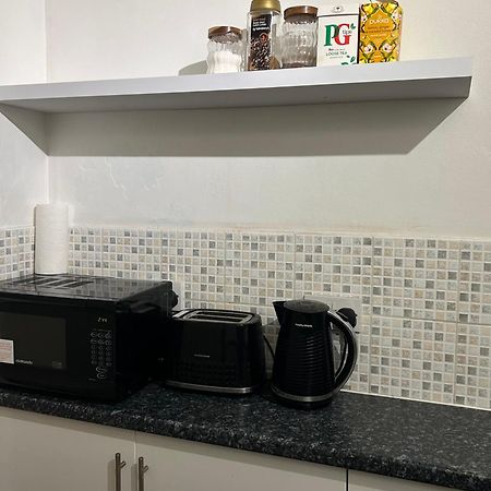One Bedroom Flat In Chiswick W4 런던 외부 사진