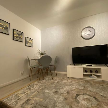 One Bedroom Flat In Chiswick W4 런던 외부 사진